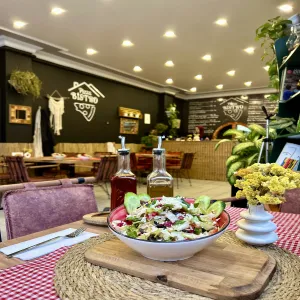 Parmesanlı Salata