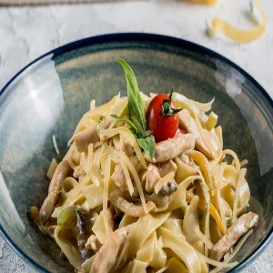 Tavuklu Kremalı Fettucini
