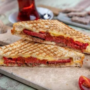 Tost Sucuklu